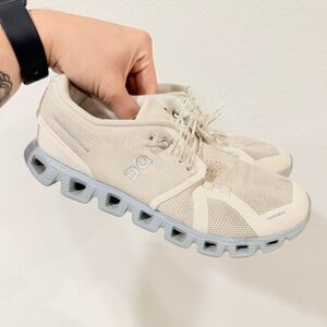 On Cloud 5 Women’s Running Shoes White Light Blue Size 8